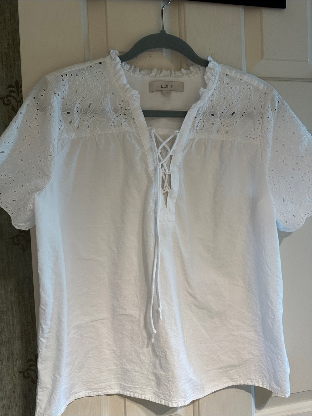 LOFT 100% cotton ss top with eyelet sleeves